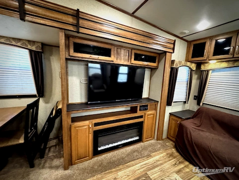 2019 Keystone Laredo 380MB RV Photo 4