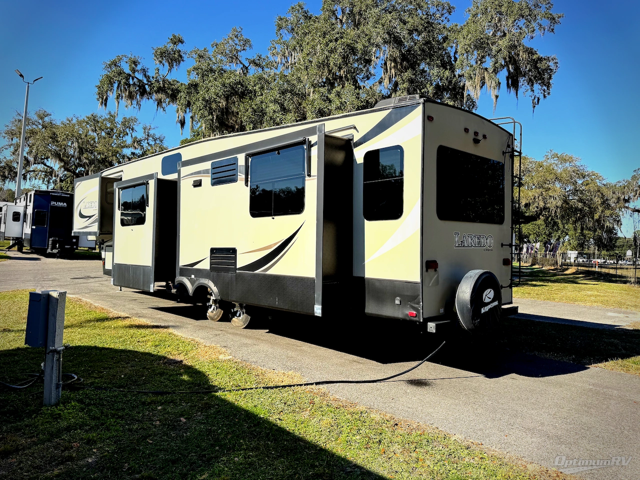 2019 Keystone Laredo 380MB Photo 3