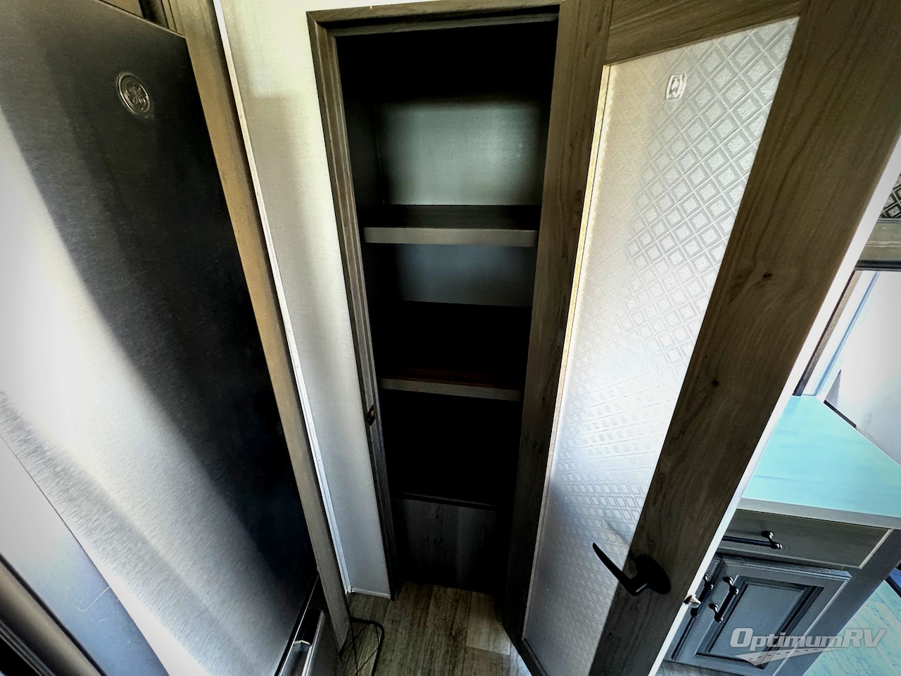 2022 Keystone Montana 3791RD Photo 10
