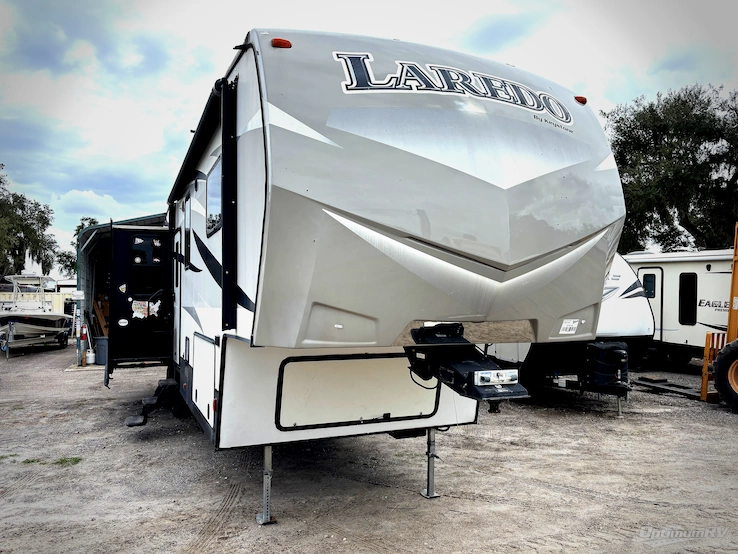 2016 Keystone Laredo 325RL RV Photo 1