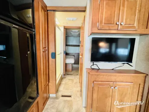 2013 Thor Daybreak 32HD RV Photo 3