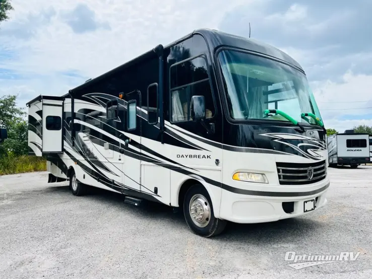 2013 Thor Daybreak 32HD RV Photo 1