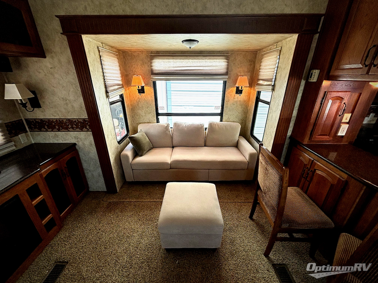 2011 Keystone Montana 3665 RE Photo 6