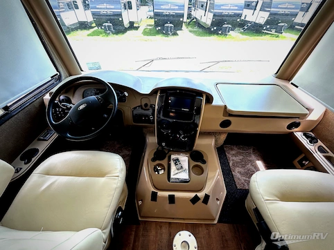 2017 Thor Challenger 37YT RV Photo 2