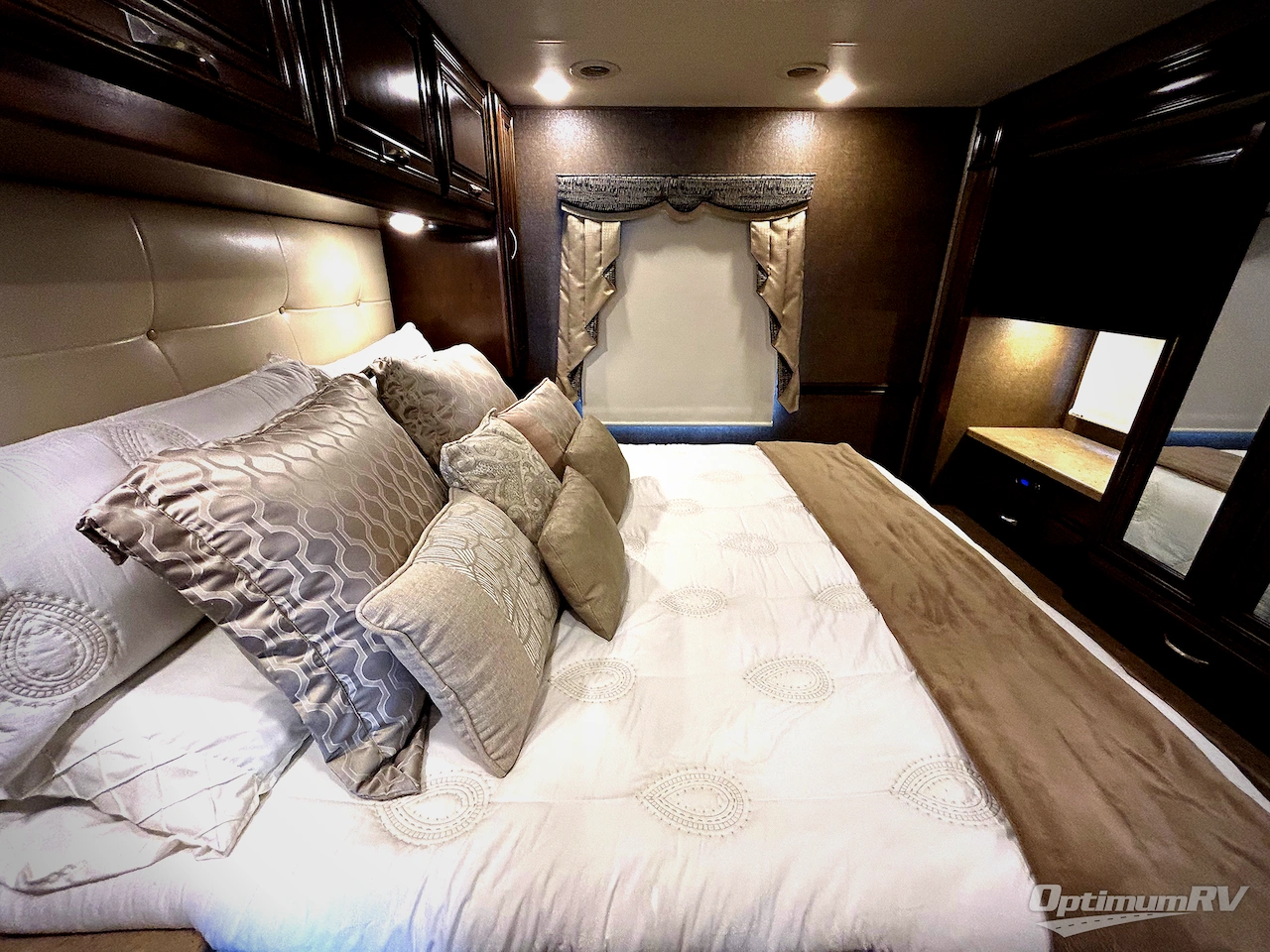 2017 Thor Challenger 37YT Photo 18