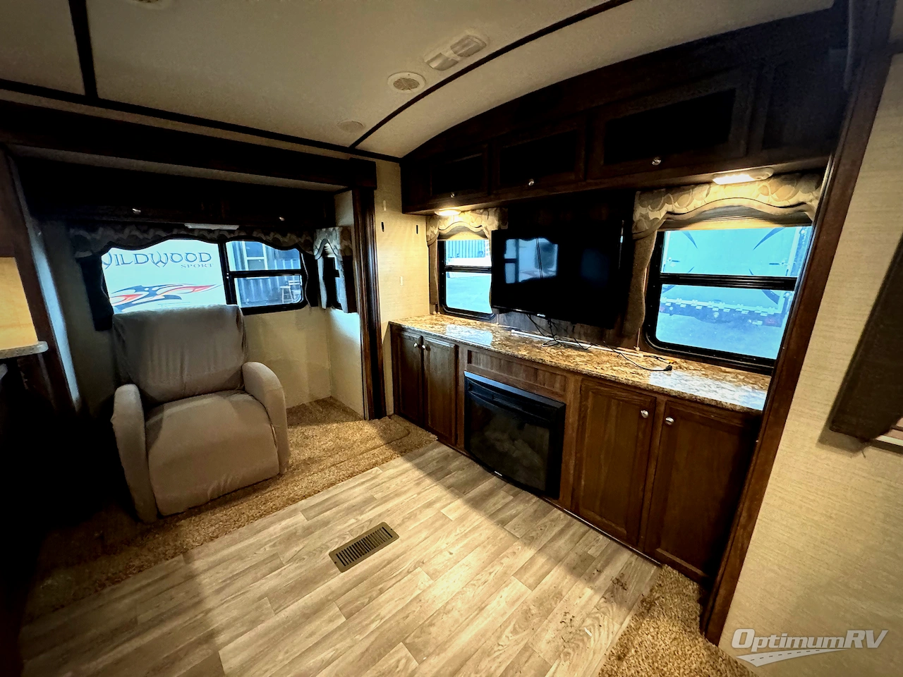 2017 Keystone Cougar X-Lite 30RLI Photo 8
