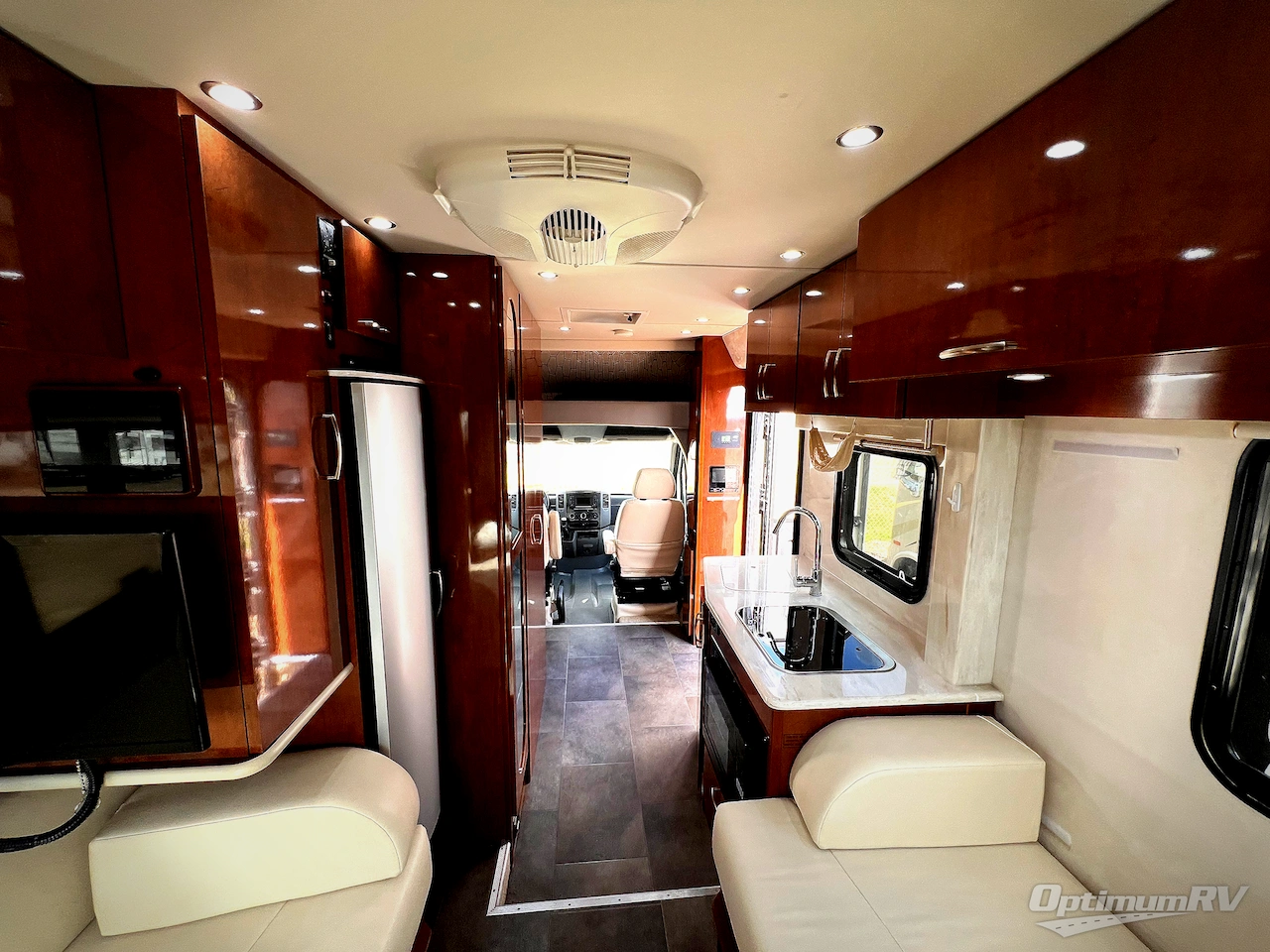 2018 Pleasure-Way Plateau XLTD Std. Model Photo 5
