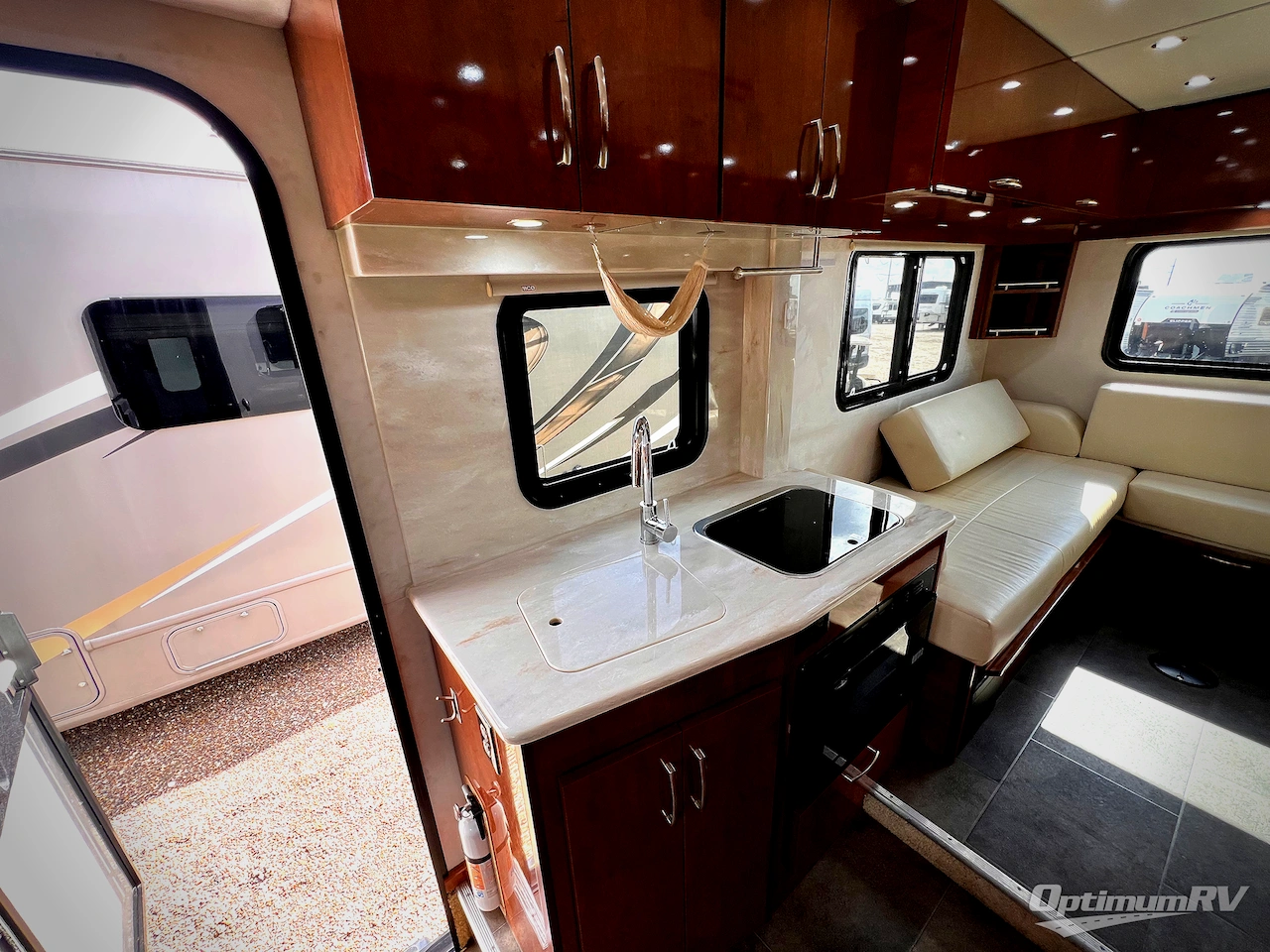 2018 Pleasure-Way Plateau XLTD Std. Model Photo 8