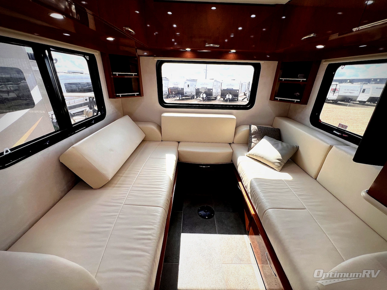 2018 Pleasure-Way Plateau XLTD Std. Model Photo 16