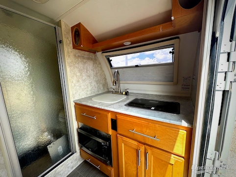 2019 Liberty Outdoors Little Guy Mini MAX RV Photo 3