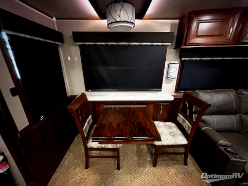 2019 Jayco Pinnacle 32RLTS RV Photo 4