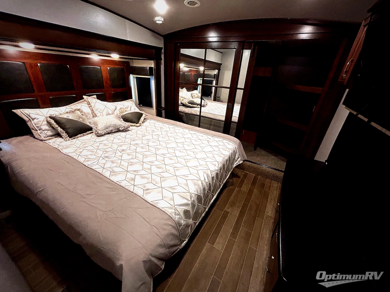 2019 Jayco Pinnacle 32RLTS Photo 8
