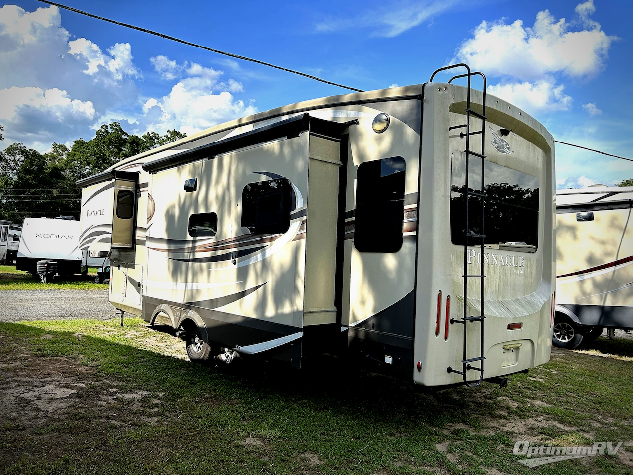 2019 Jayco Pinnacle 32RLTS Photo 3