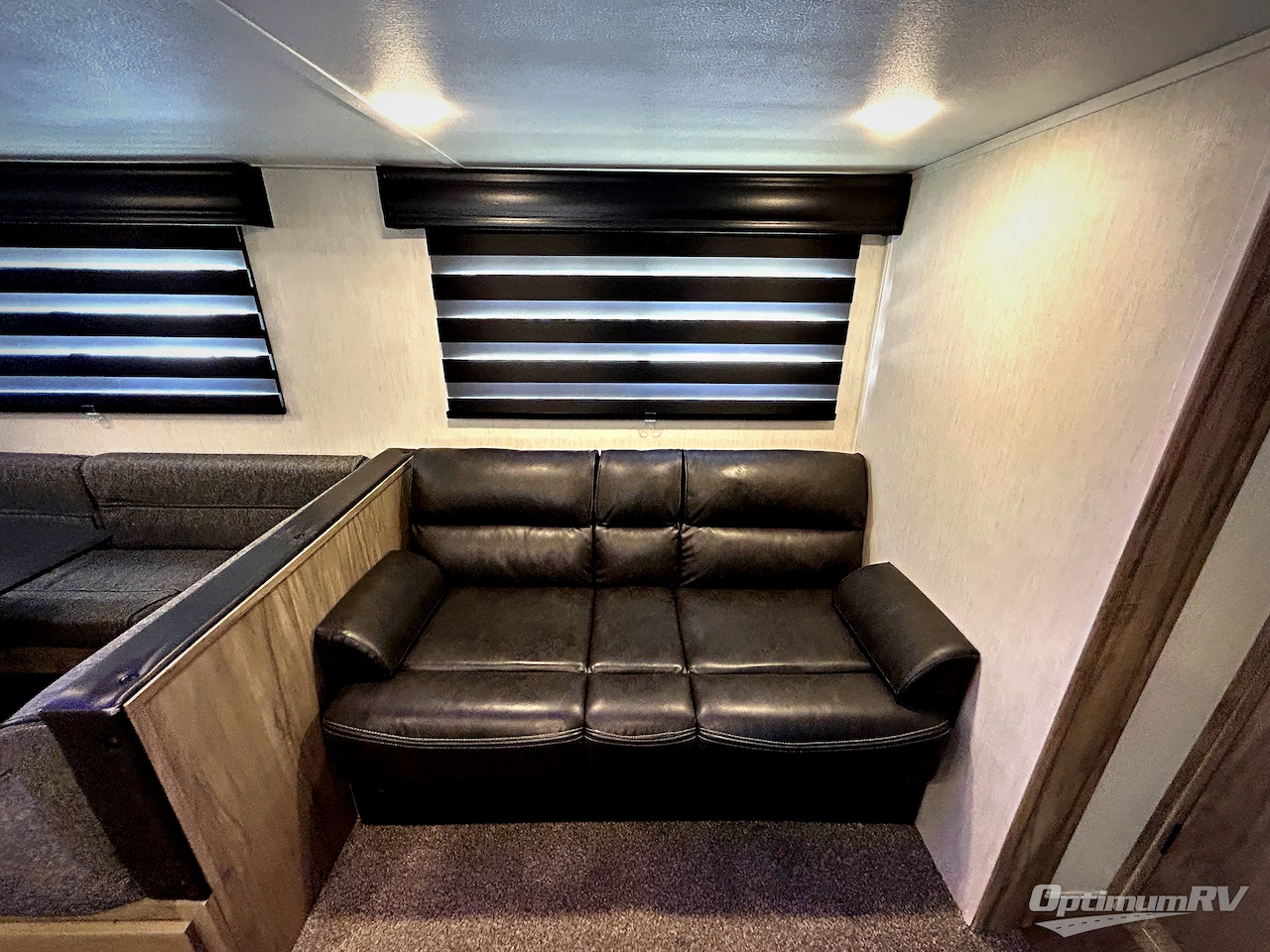 2021 Forest River Cherokee Alpha Wolf 26DBH-L Photo 10