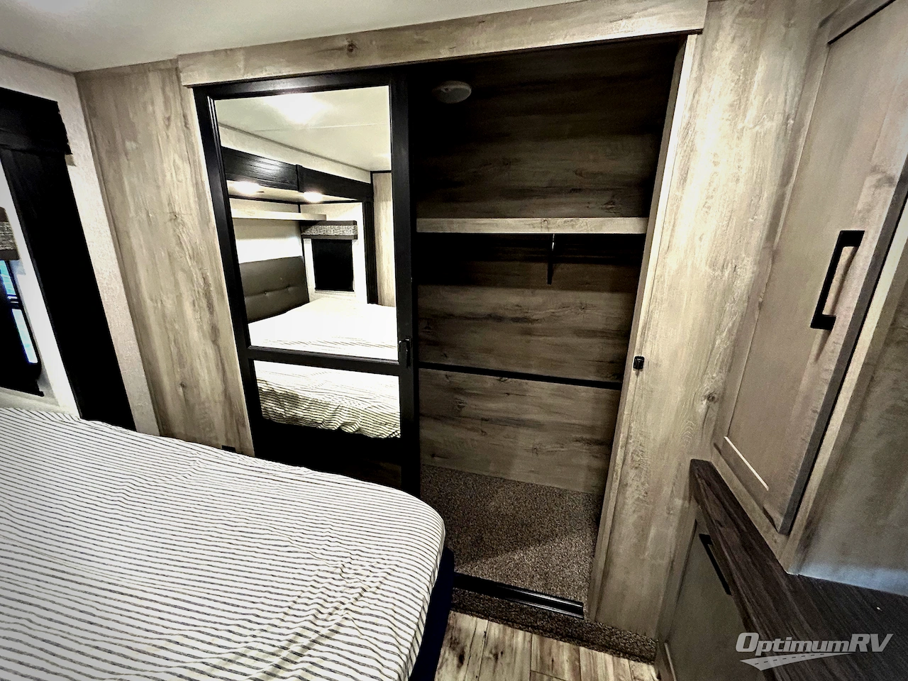 2022 KZ Durango D333RLT Photo 10