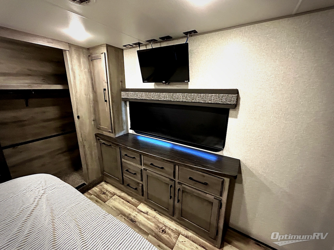 2022 KZ Durango D333RLT Photo 12