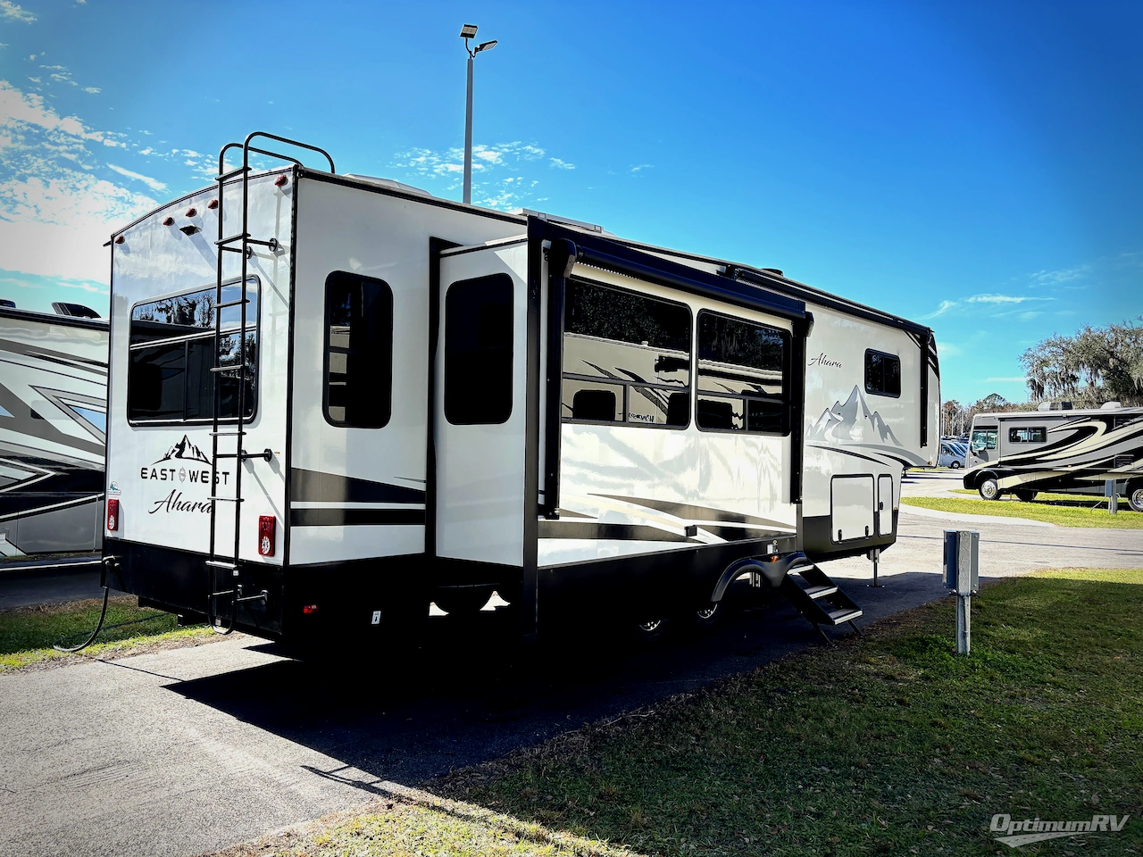 2023 East To West Ahara 365RL Photo 2