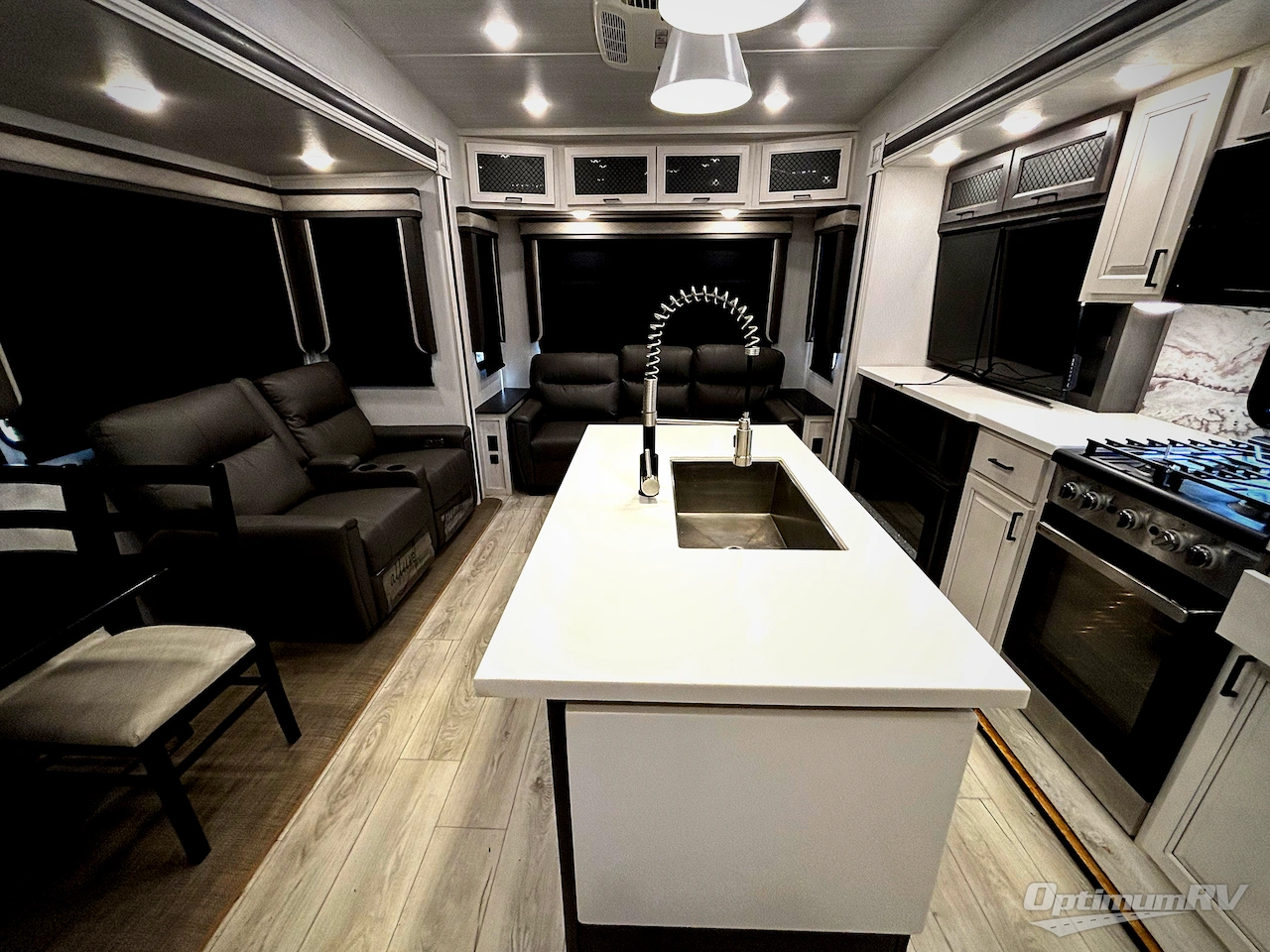 2023 East To West Ahara 365RL Photo 4