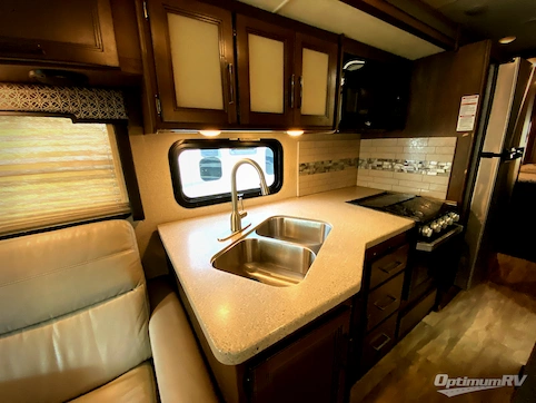2021 Thor Hurricane 34R RV Photo 3