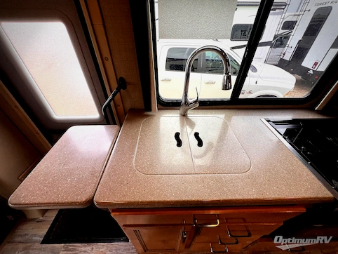 2020 Thor Quantum Sprinter KM24 RV Photo 3