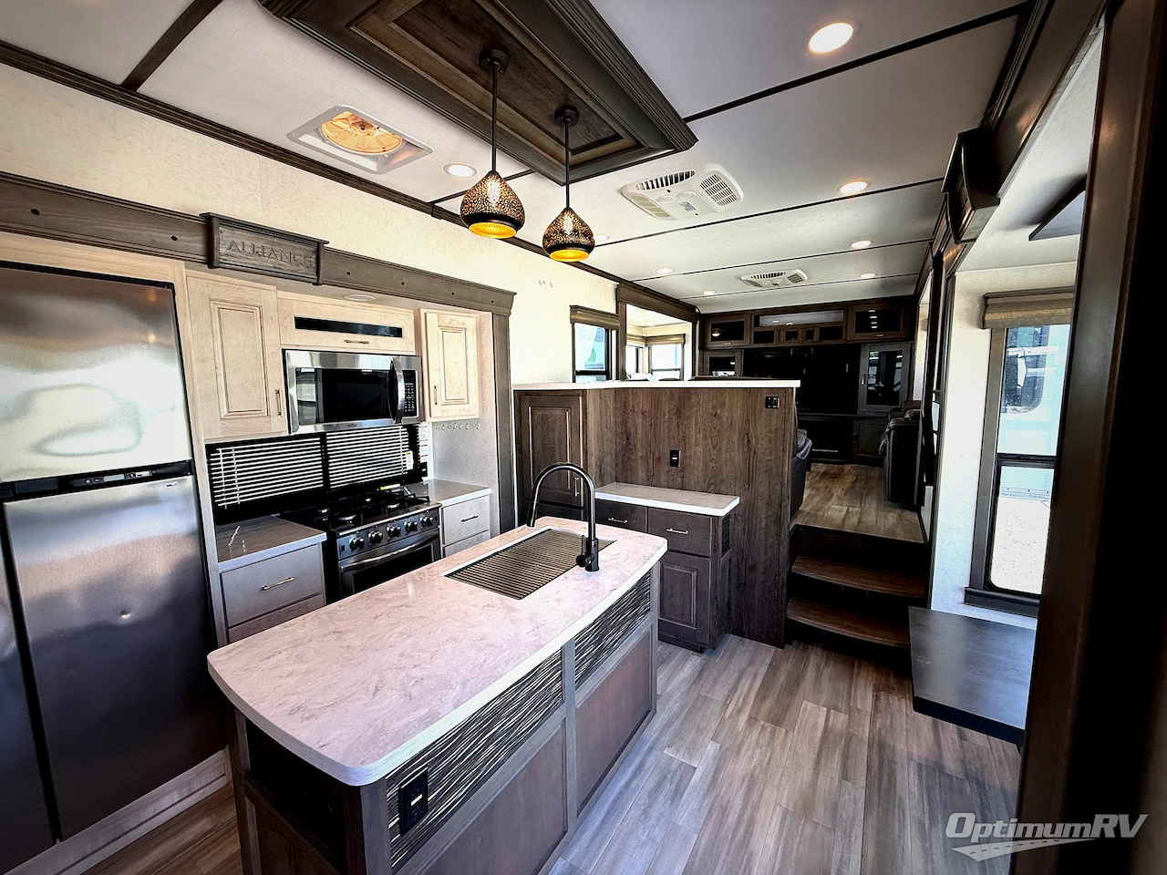 2022 Alliance Paradigm 385FL Photo 4