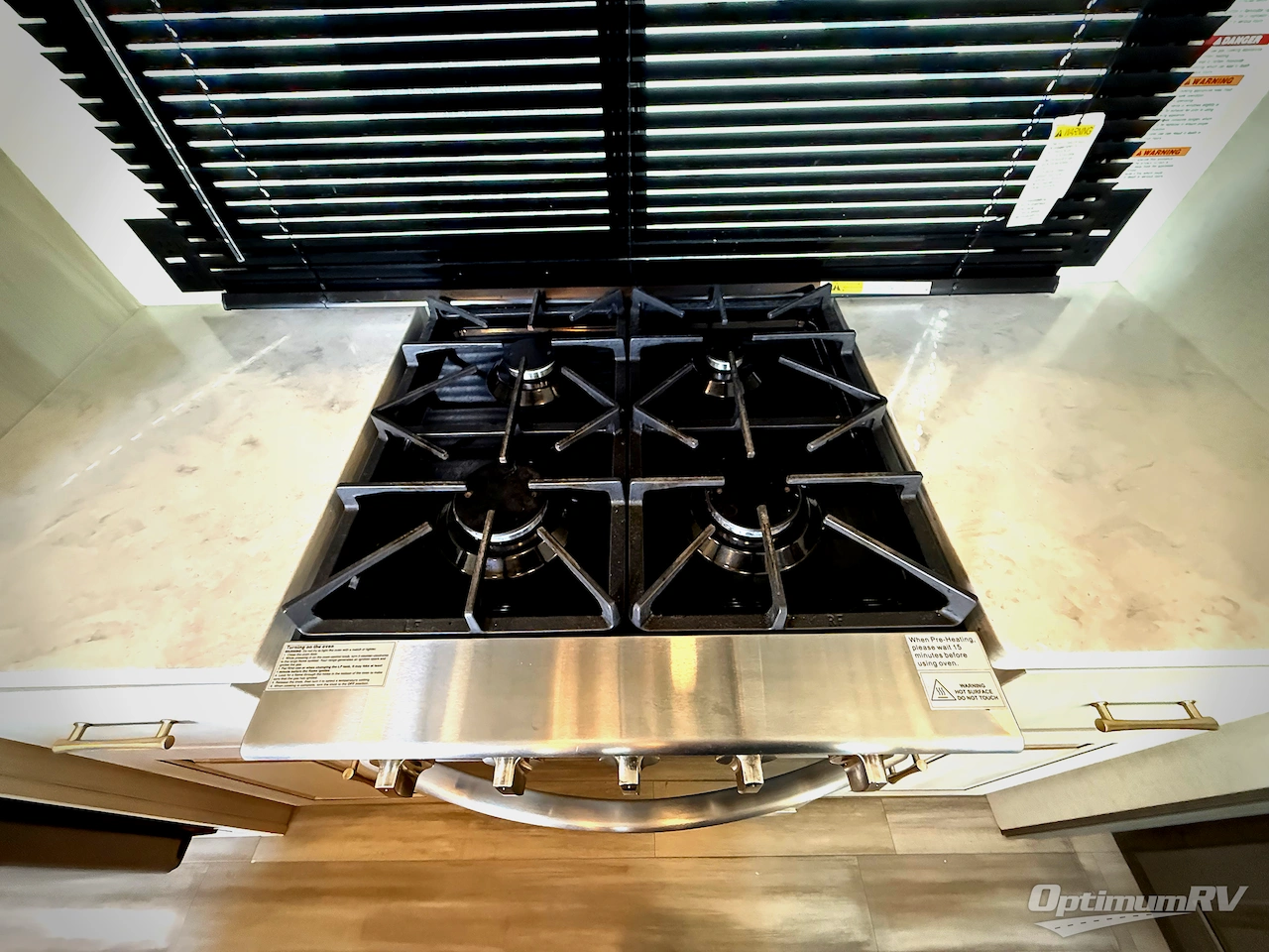 2022 Alliance Paradigm 385FL Photo 7