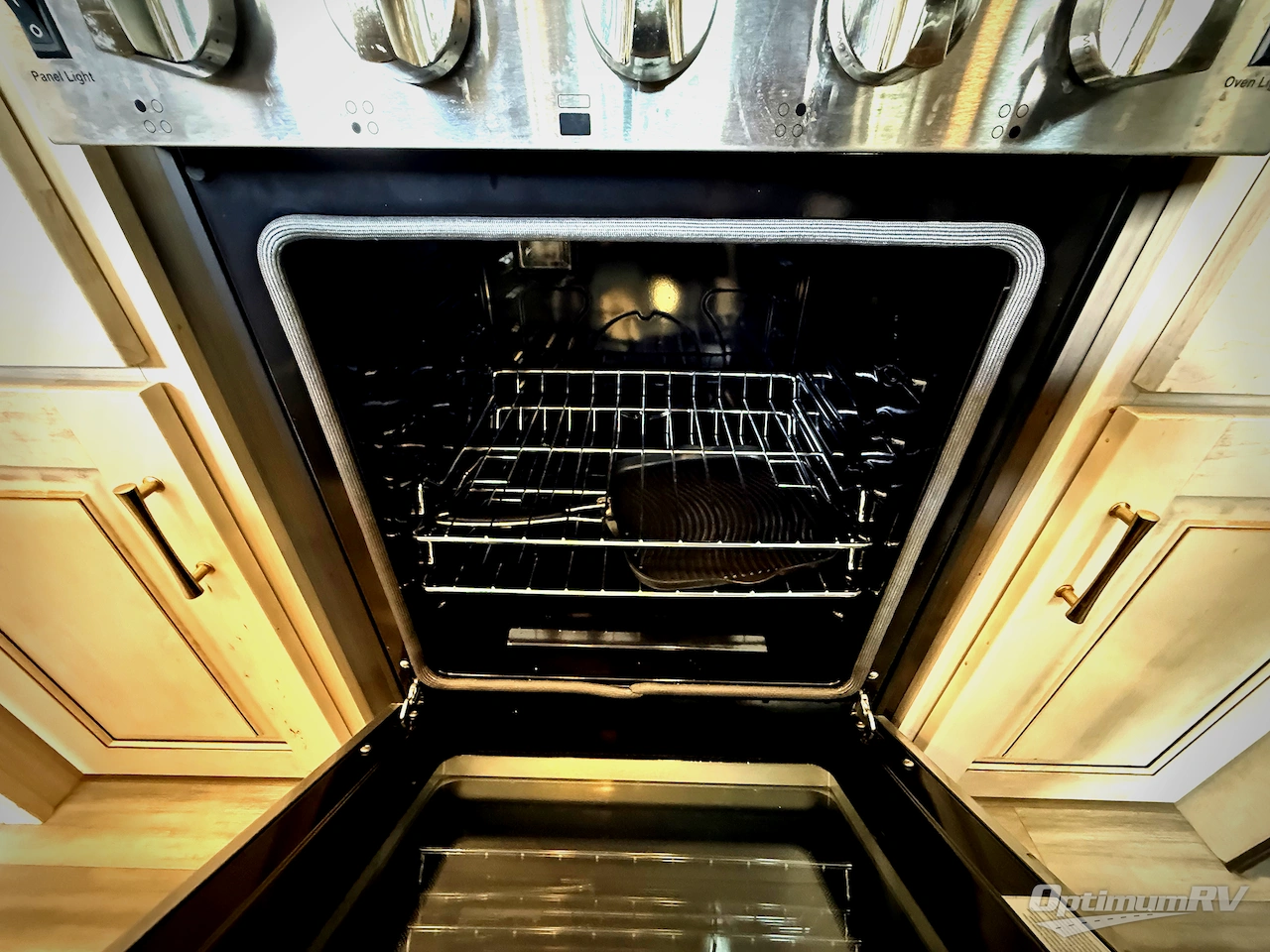 2022 Alliance Paradigm 385FL Photo 8