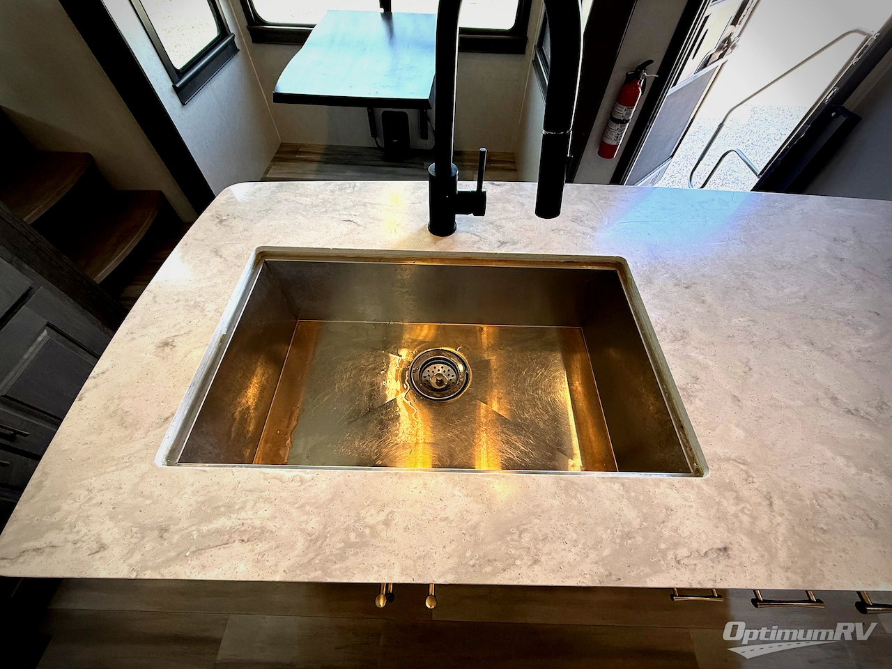 2022 Alliance Paradigm 385FL Photo 9