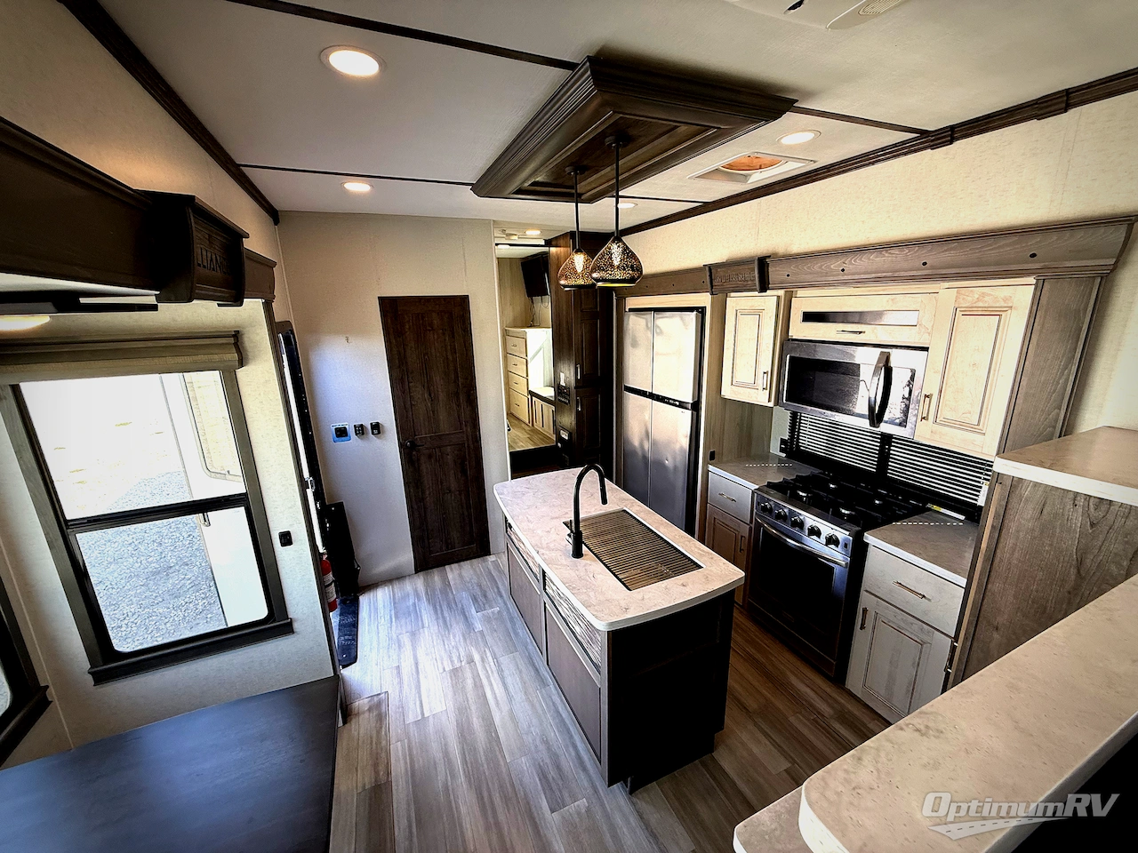 2022 Alliance Paradigm 385FL Photo 14