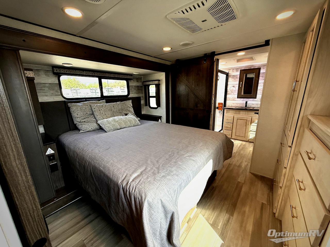 2022 Alliance Paradigm 385FL Photo 15