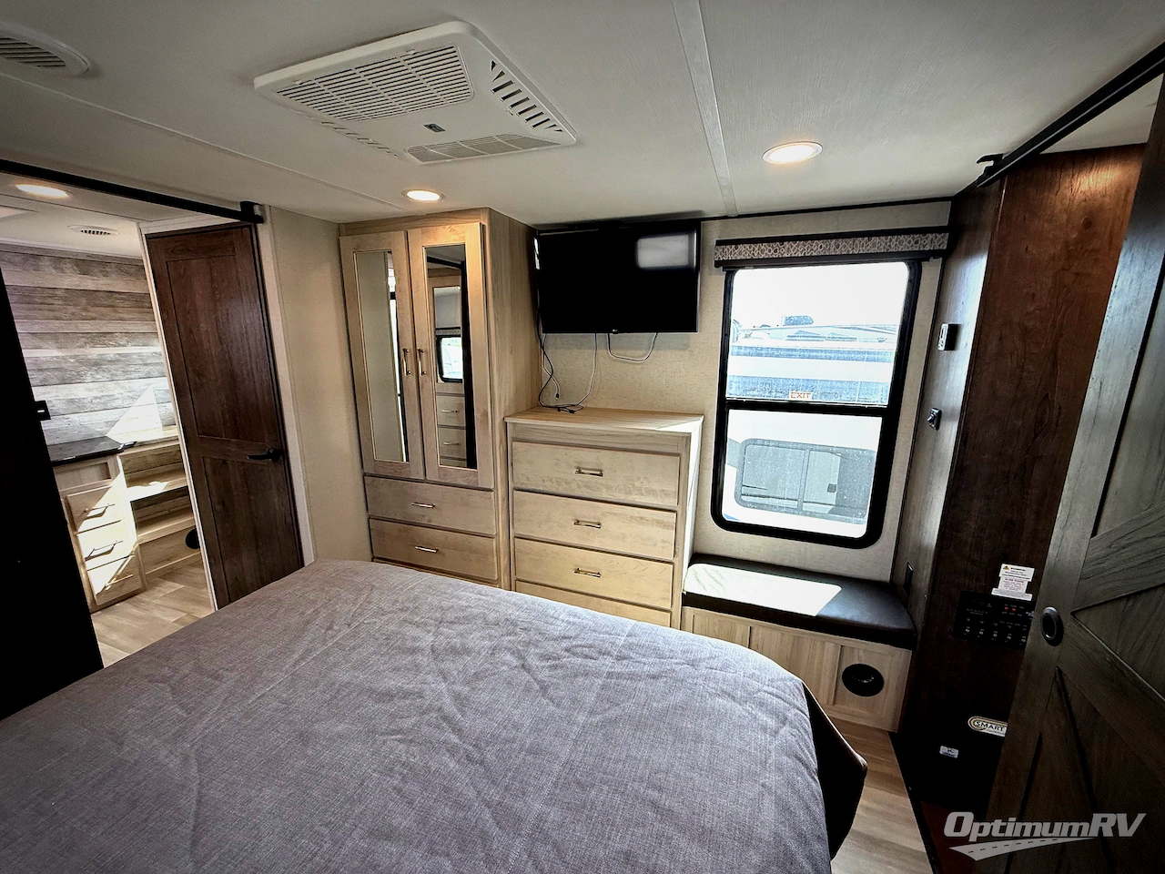 2022 Alliance Paradigm 385FL Photo 16