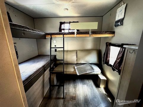 2025 Coachmen Catalina Legacy Edition 293QBCK RV Photo 3