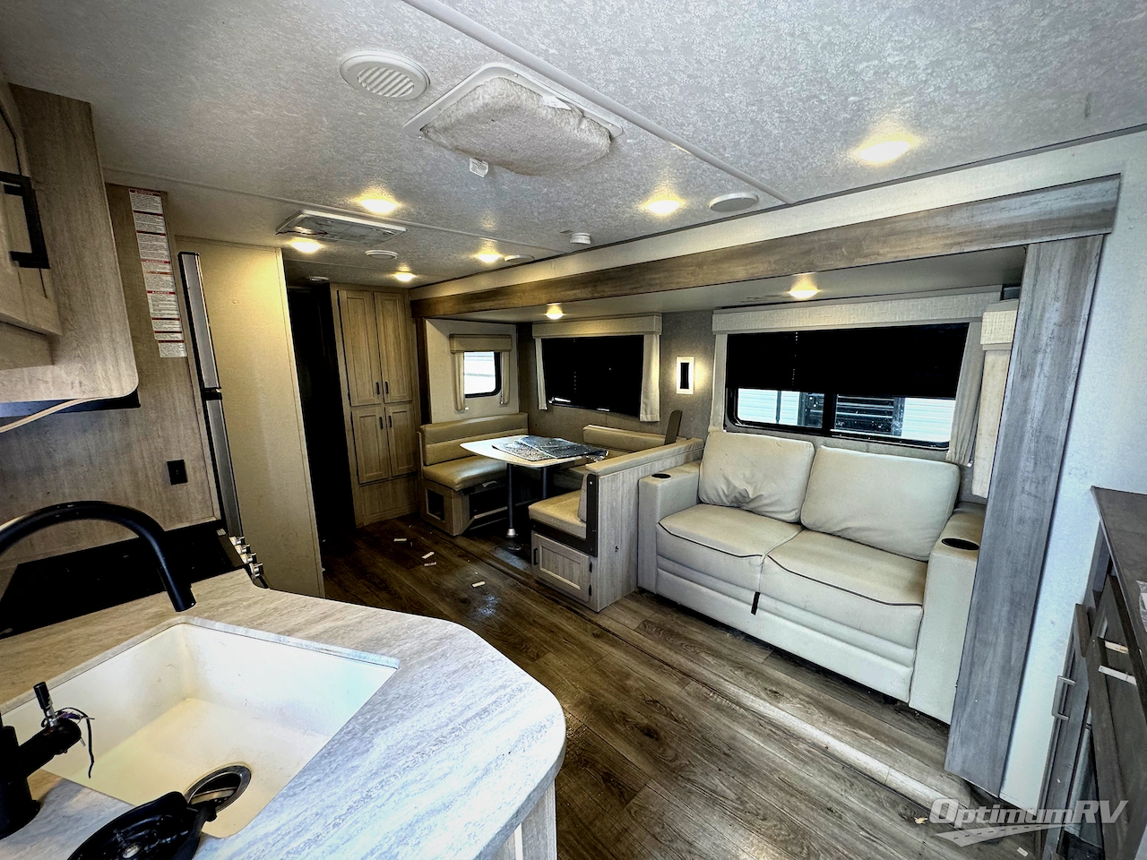 2025 Coachmen Catalina Legacy Edition 293QBCK Photo 4