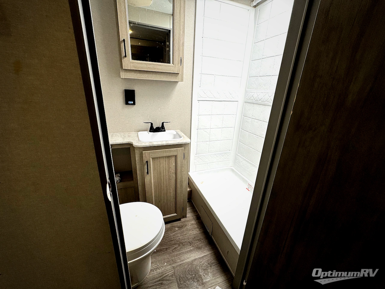 2025 Coachmen Catalina Legacy Edition 293QBCK Photo 6