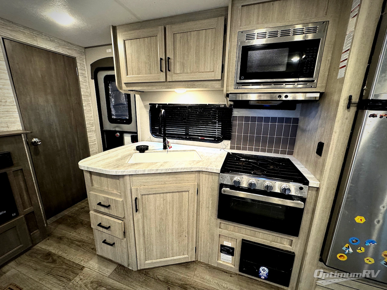 2025 Coachmen Catalina Legacy Edition 293QBCK Photo 9