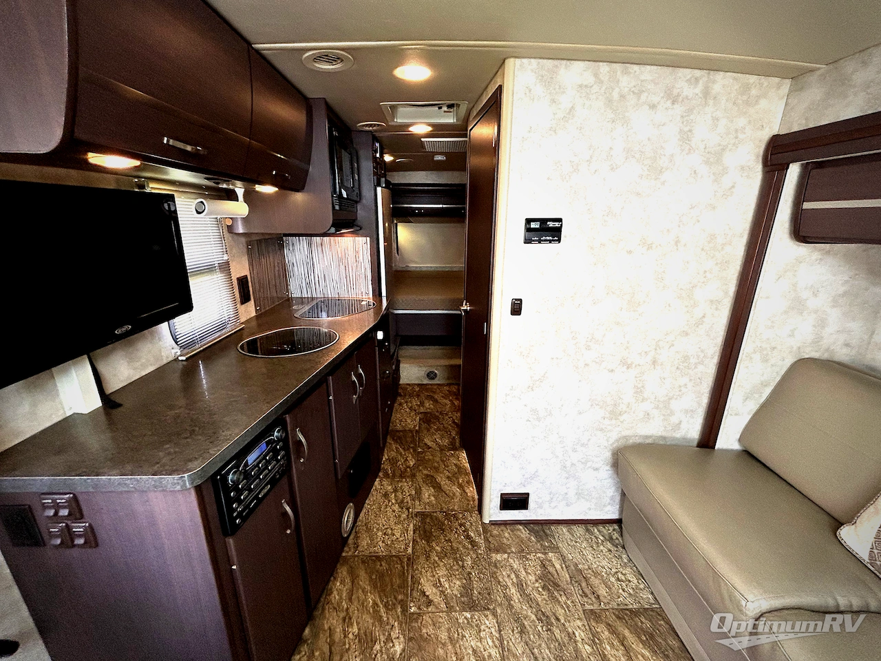 2012 Winnebago View Profile 24G Photo 4