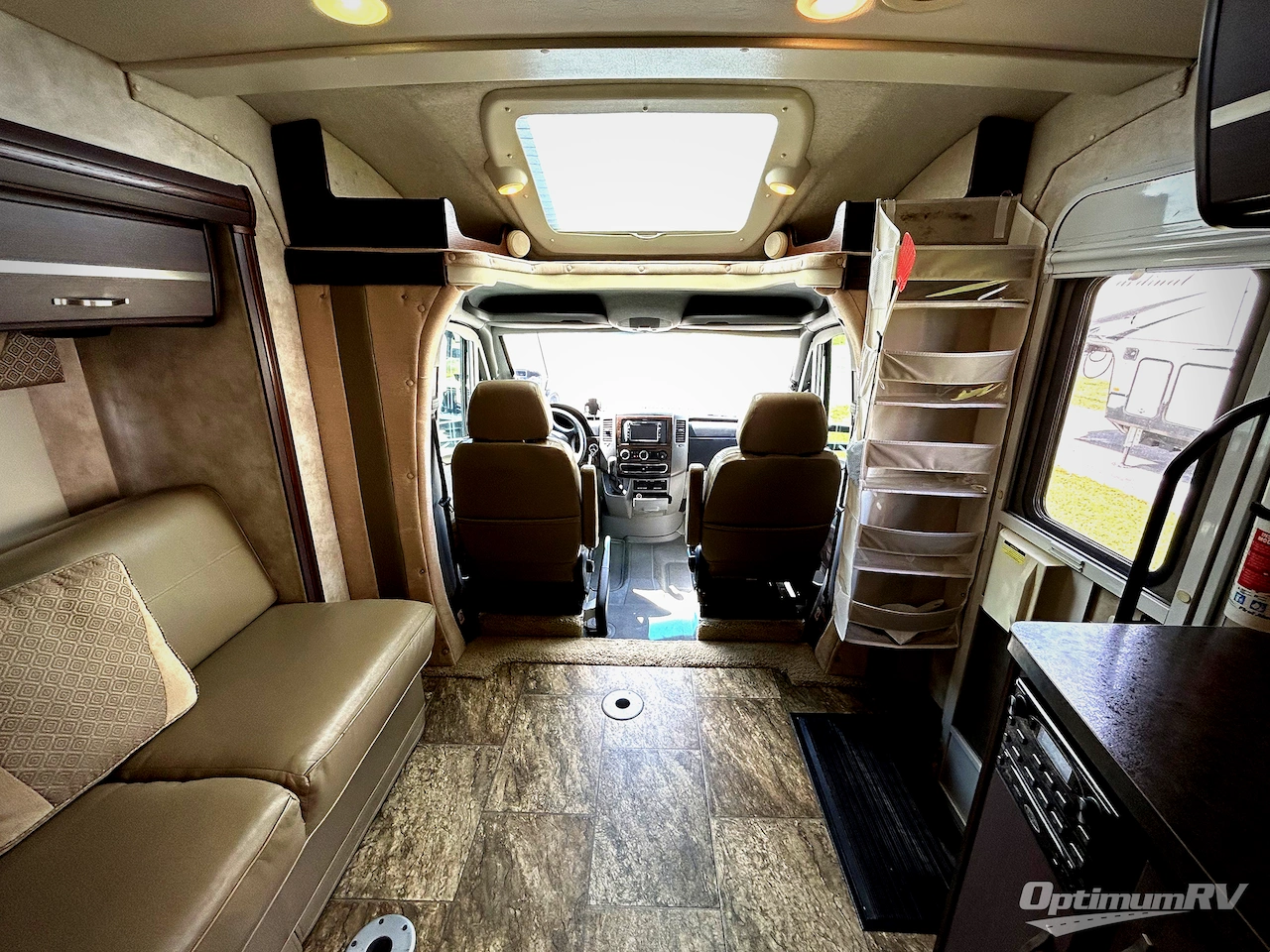 2012 Winnebago View Profile 24G Photo 5