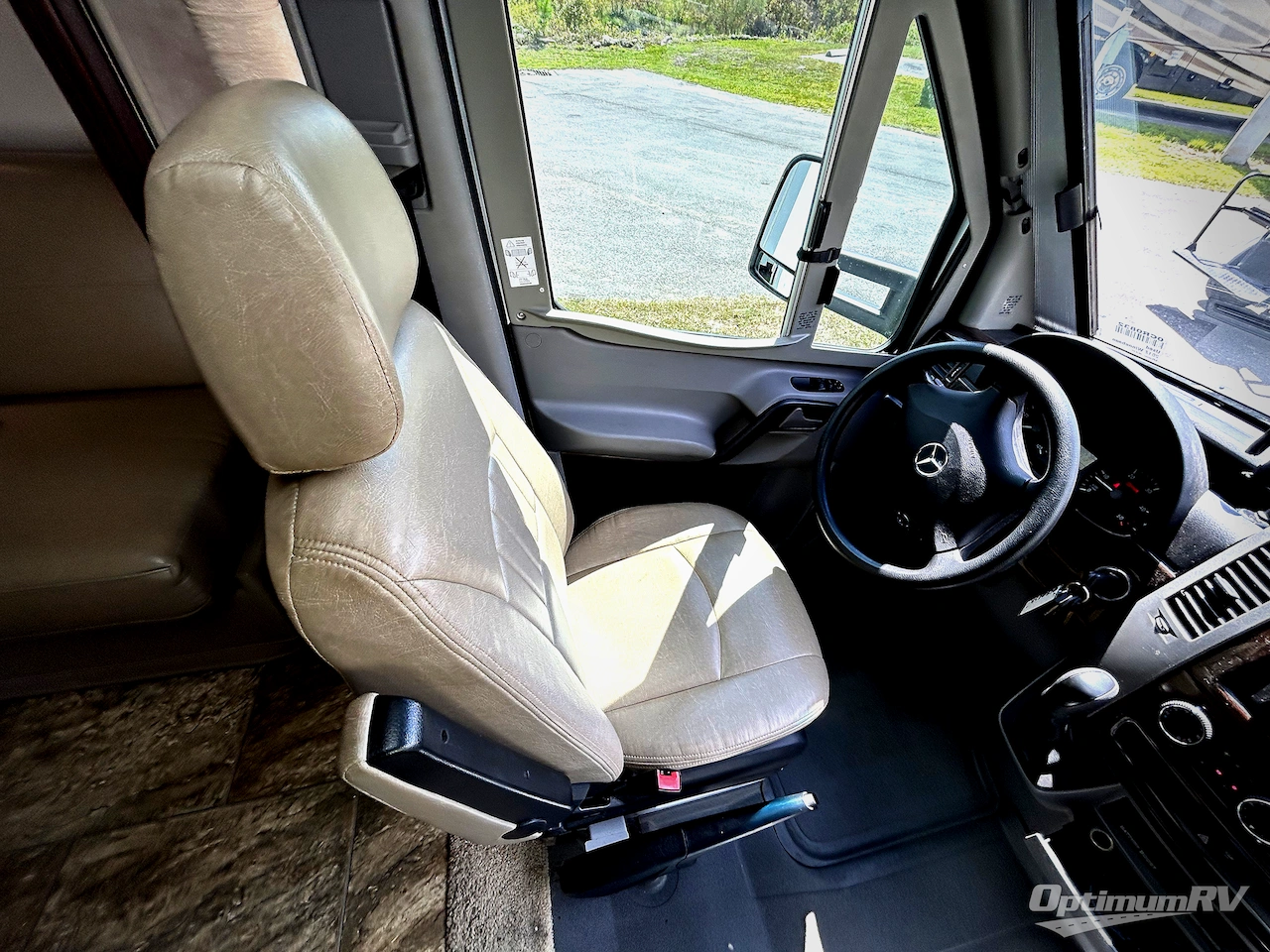 2012 Winnebago View Profile 24G Photo 7