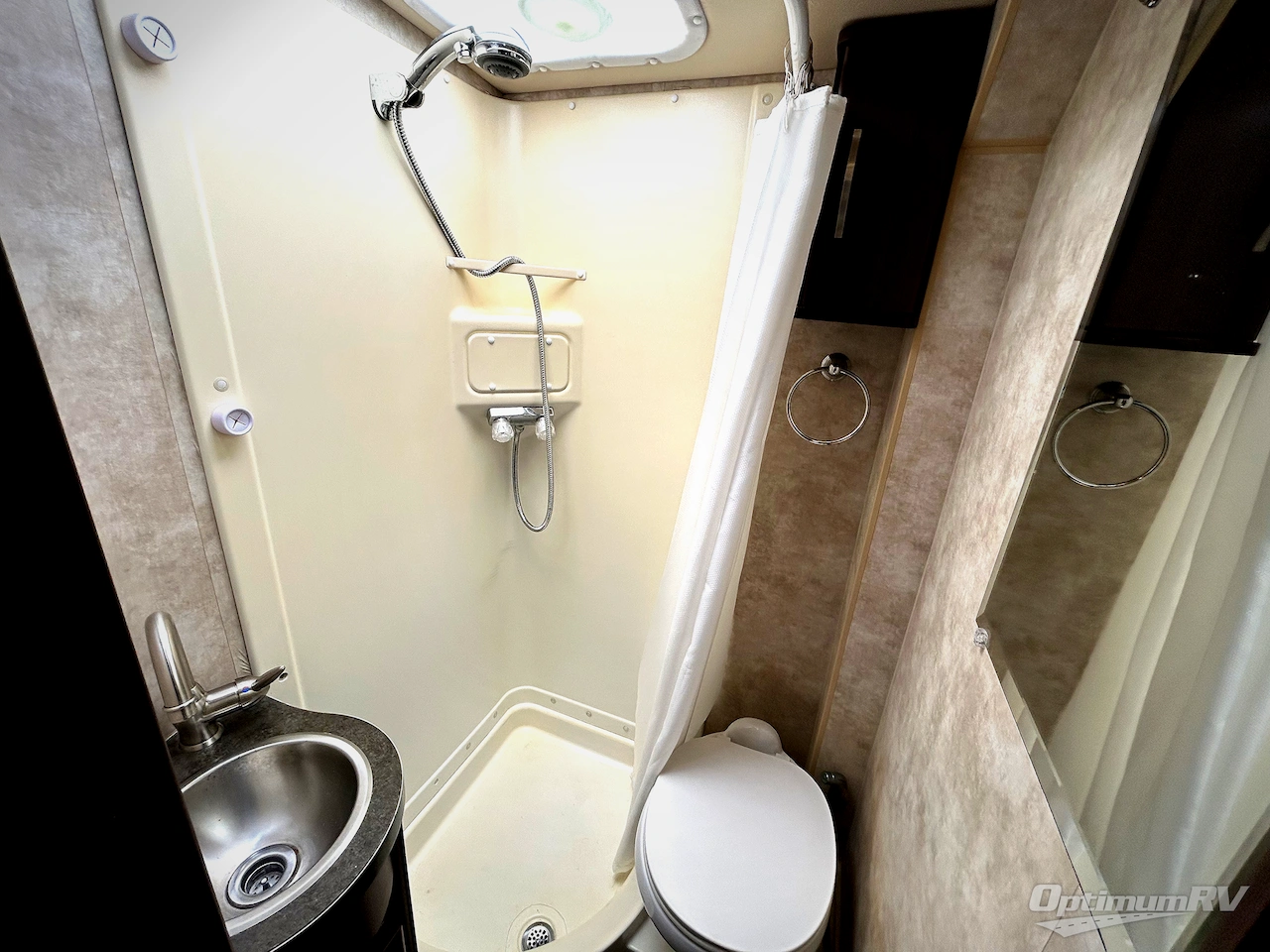 2012 Winnebago View Profile 24G Photo 14