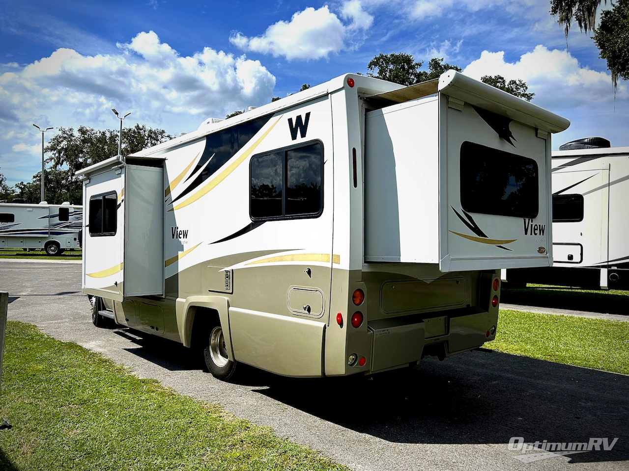 2012 Winnebago View Profile 24G Photo 3