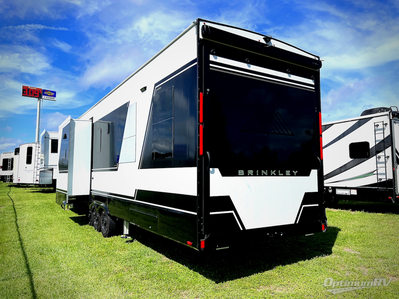 2024 Brinkley Model G 4000 Photo 2