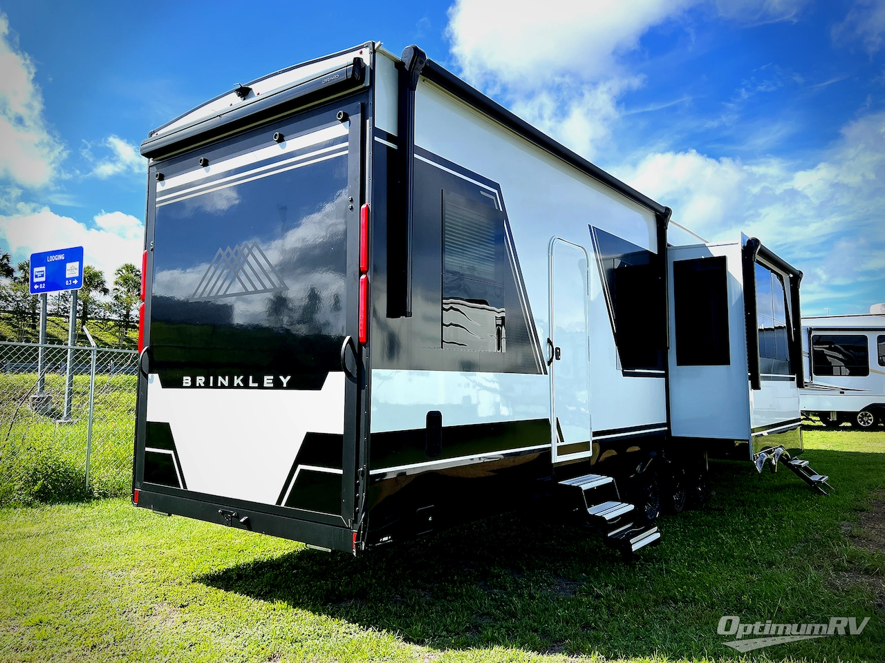 2024 Brinkley Model G 4000 Photo 3