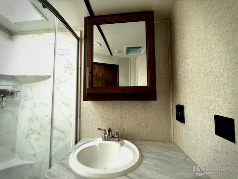 2020 Keystone Cougar Half-Ton 29FKD RV Photo 4