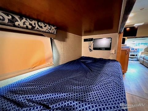 2017 Thor Four Winds 31E Bunkhouse RV Photo 3