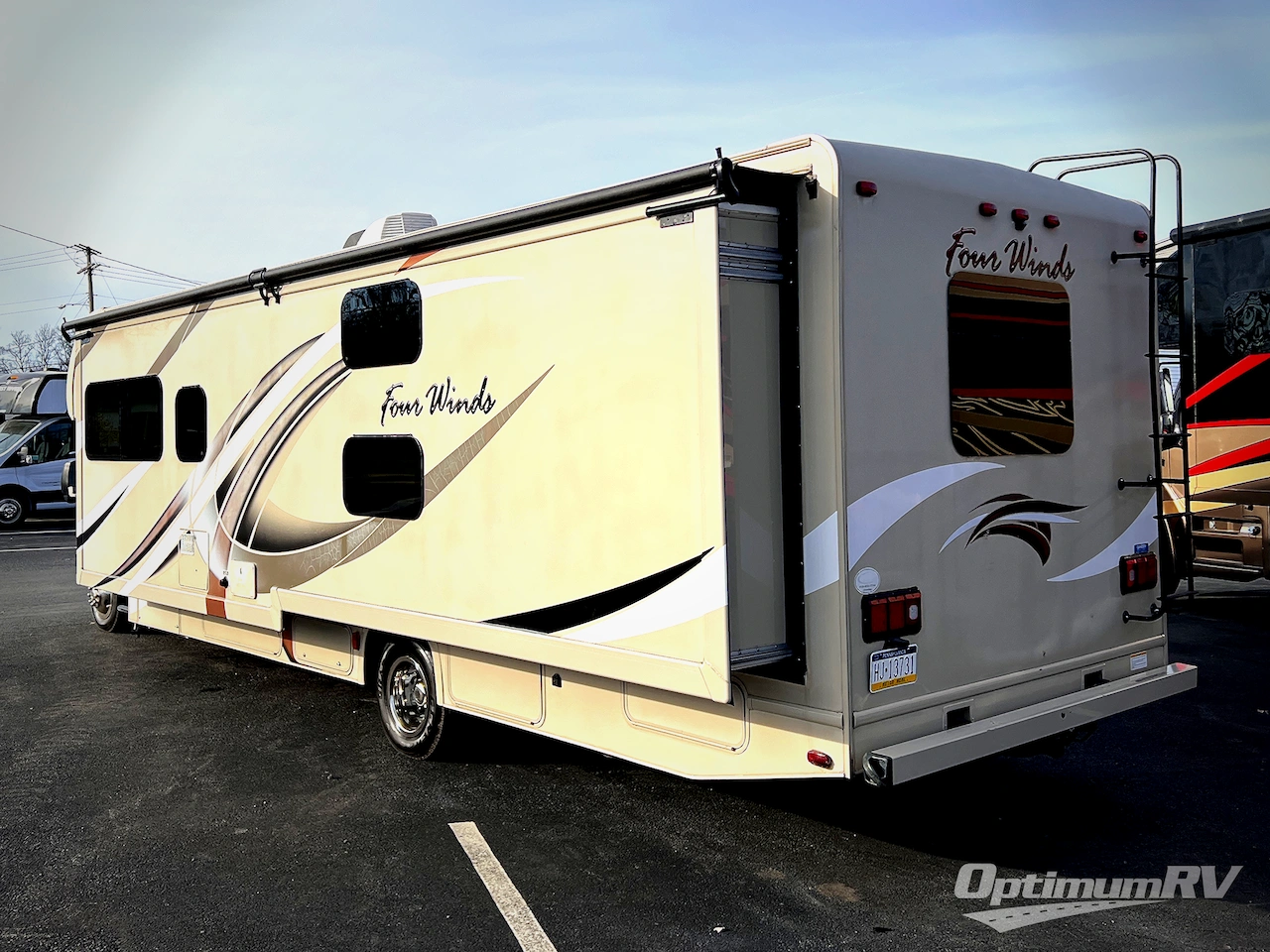 2017 Thor Four Winds 31E Bunkhouse Photo 3
