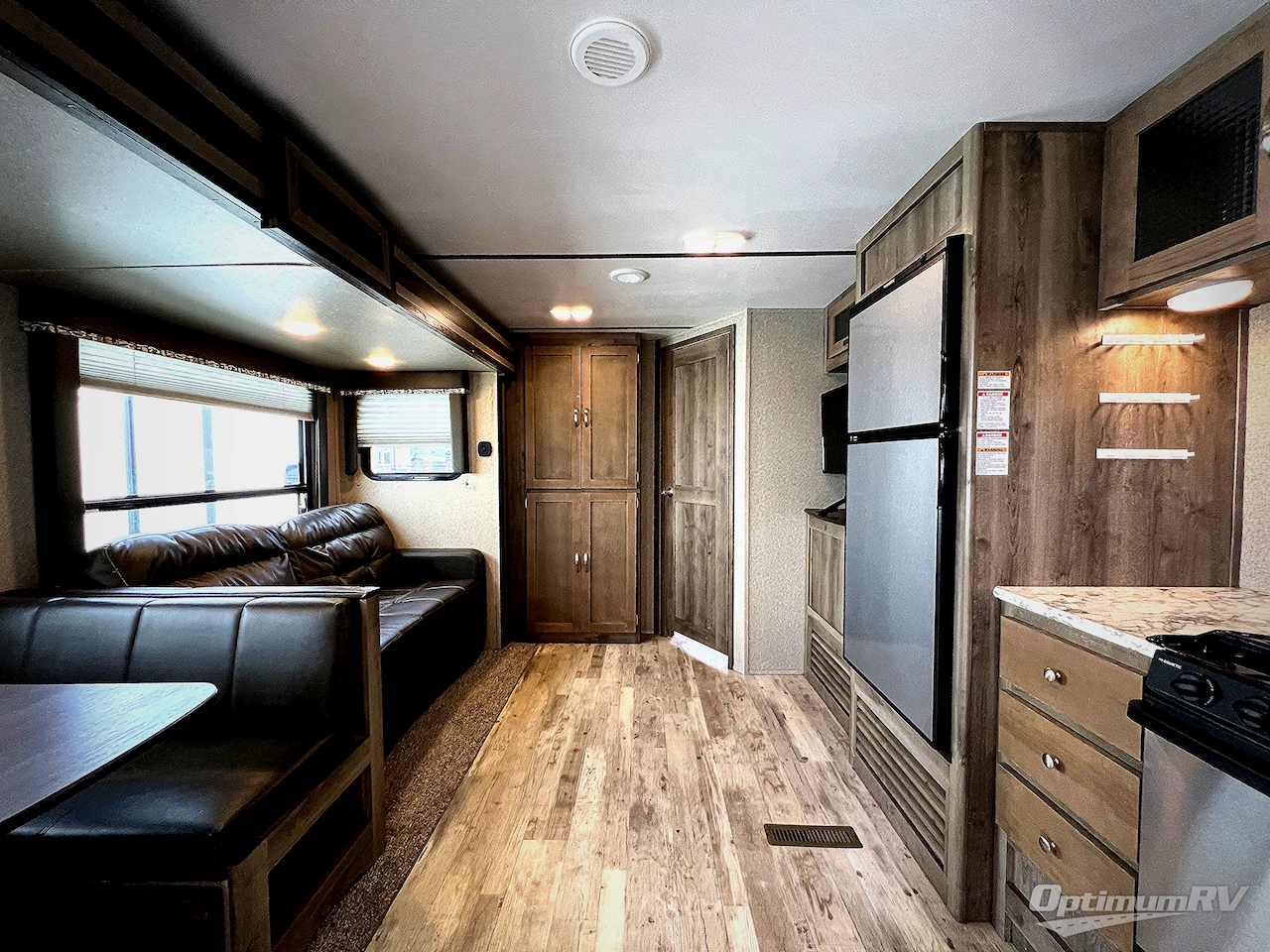 2019 Keystone Sprinter Campfire Edition 33BH Photo 2