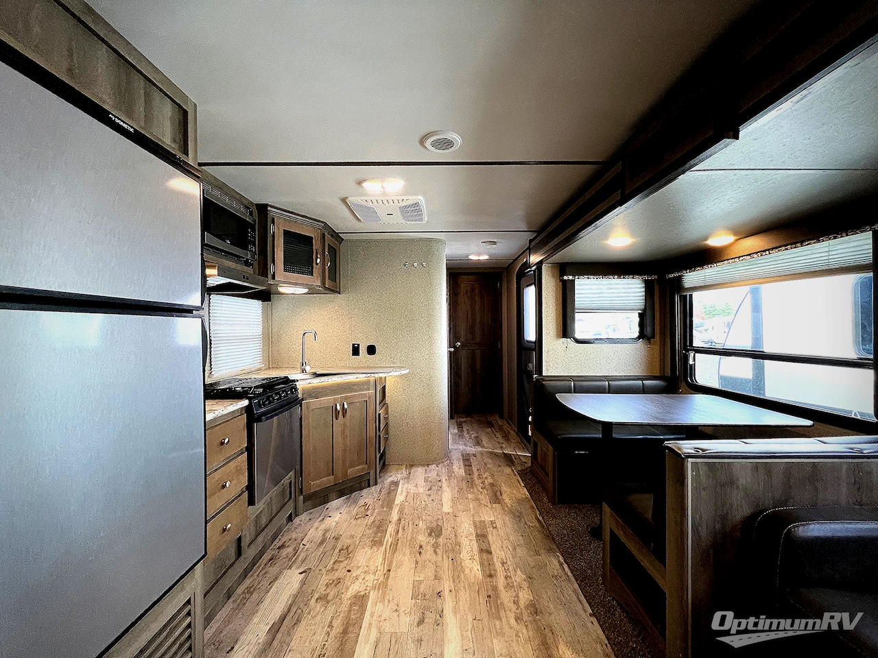 2019 Keystone Sprinter Campfire Edition 33BH Photo 3