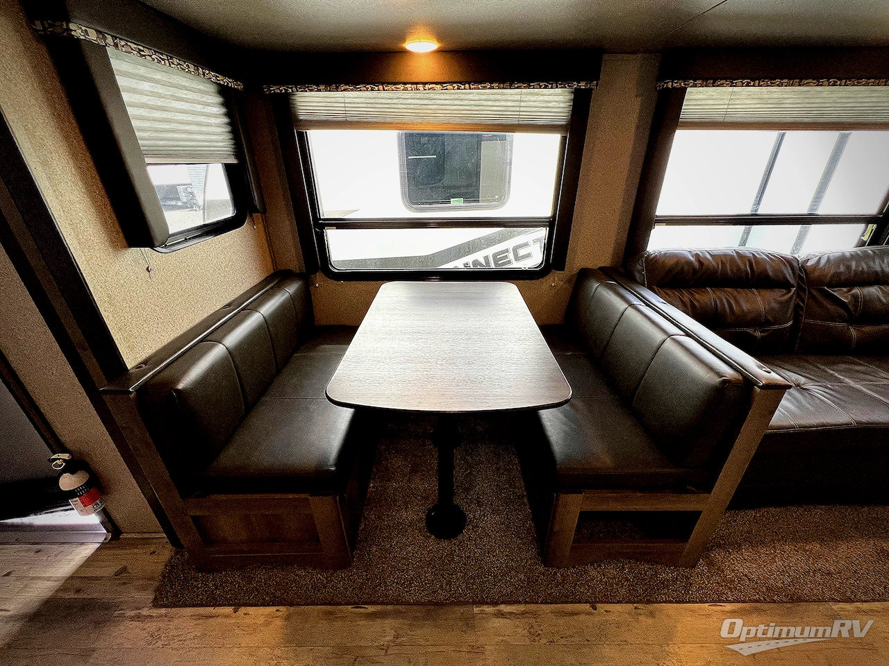 2019 Keystone Sprinter Campfire Edition 33BH Photo 4