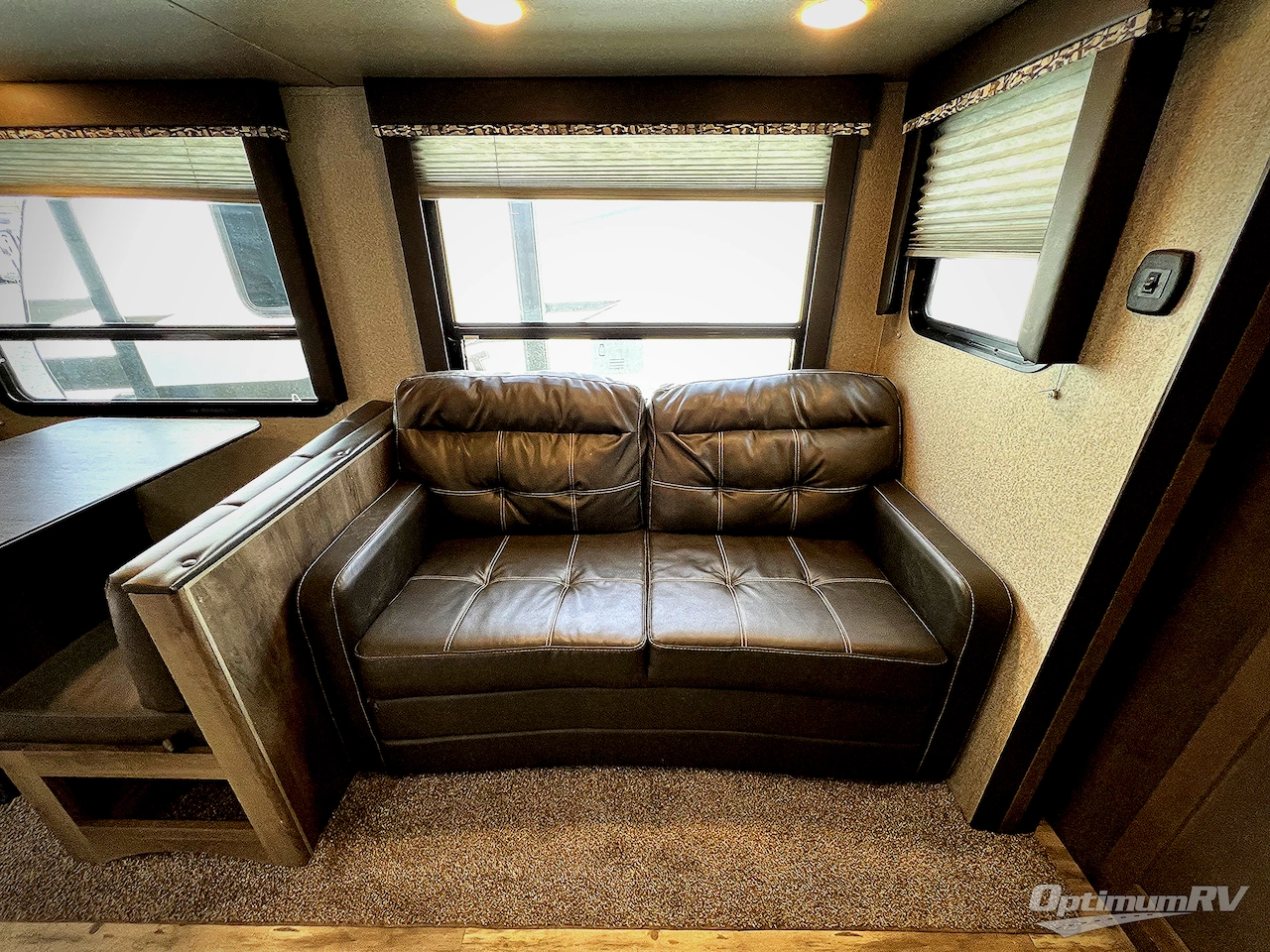 2019 Keystone Sprinter Campfire Edition 33BH Photo 5