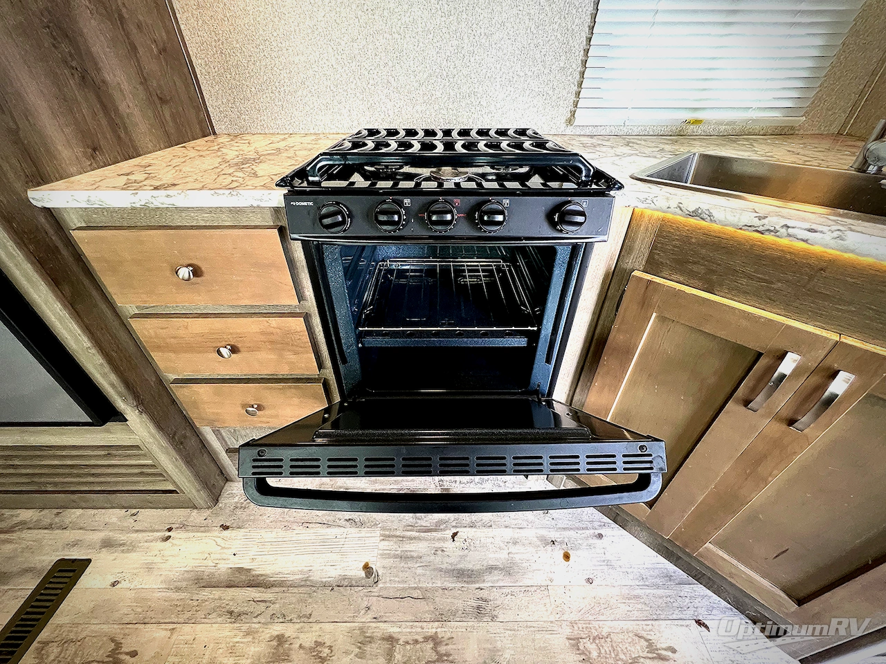 2019 Keystone Sprinter Campfire Edition 33BH Photo 9
